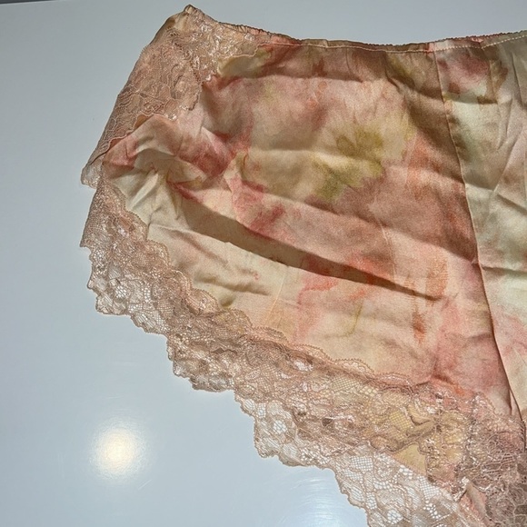 Free People Intimately Moonbeams Aquarelle color Sweet Combo Shorts size Large - Picture 5 of 16